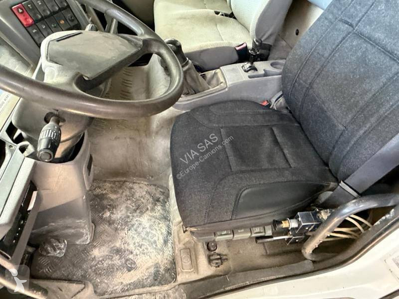 Camión Renault 210 DCI