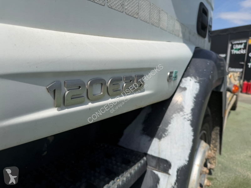 شاحنة Iveco  120E25