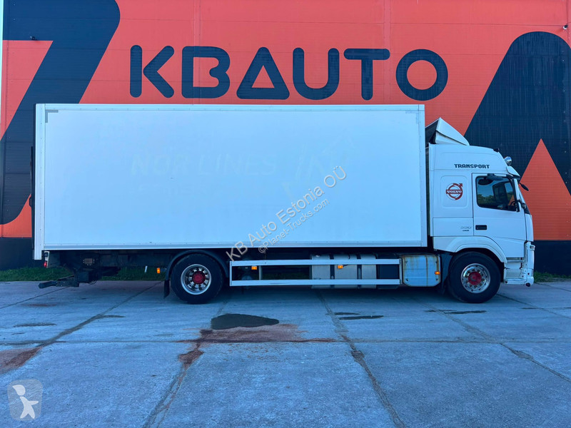 شاحنة Volvo 330 4x2 BOX L=7647 mm