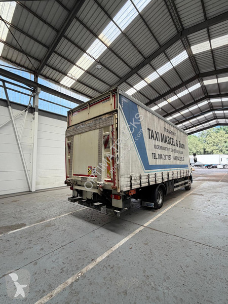 شاحنة DAF 220