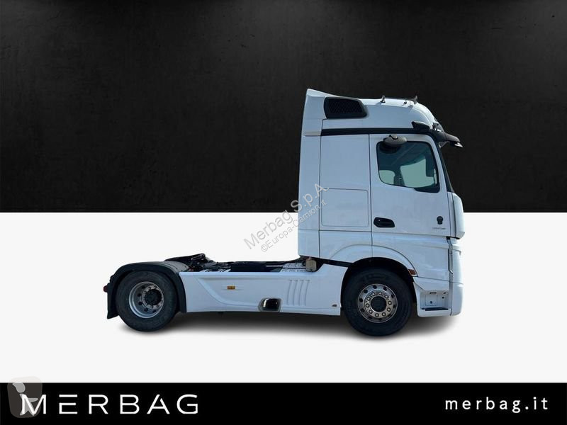 شاحنة Mercedes ACTROS