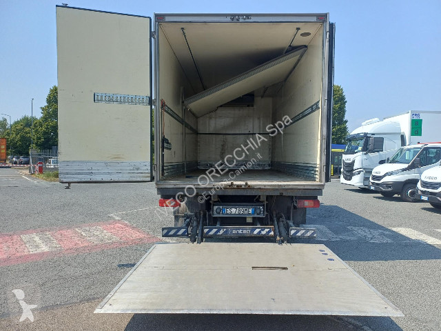 شاحنة Volvo FM9