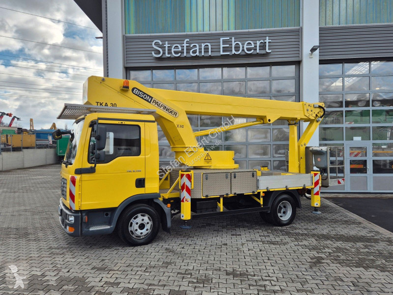 Camion MAN TGL 4x2 Bison Palfinger TKA 30