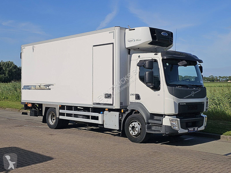 شاحنة Volvo 210.14 CARRIER TAILLIFT