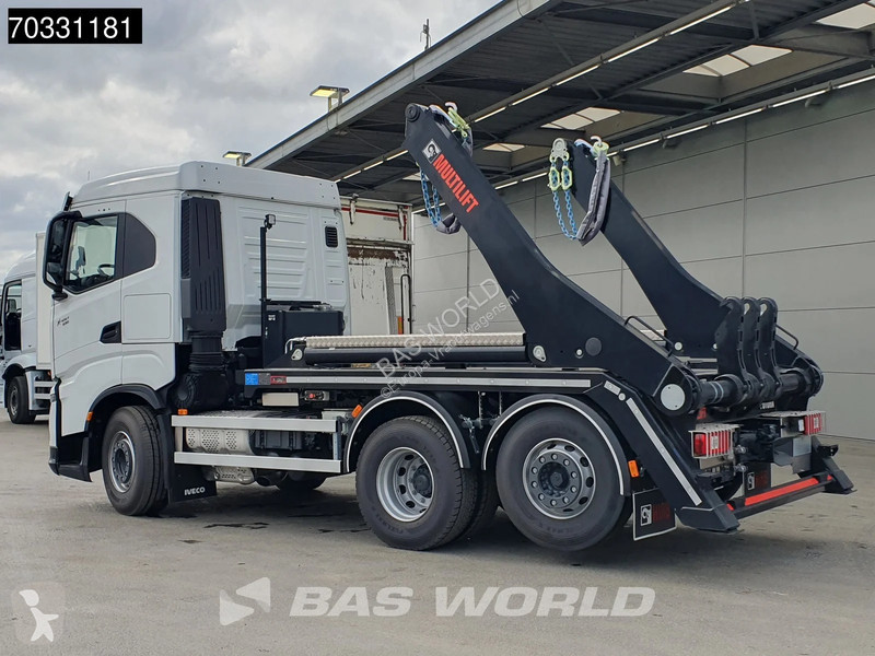 شاحنة Iveco XWay 530 6X2 NEW! Hiab FTR18...