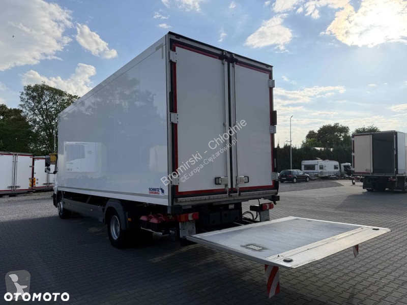 شاحنة Mercedes ATEGO CHŁODNIA SCHMITZ CARRIER...