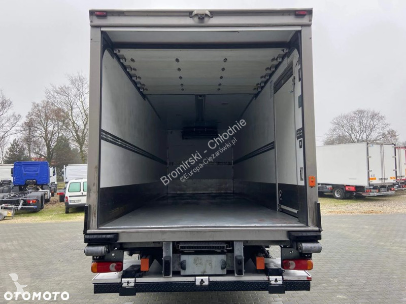 شاحنة Renault  MIDLUM 220 DXI 16 T  CARRIER...