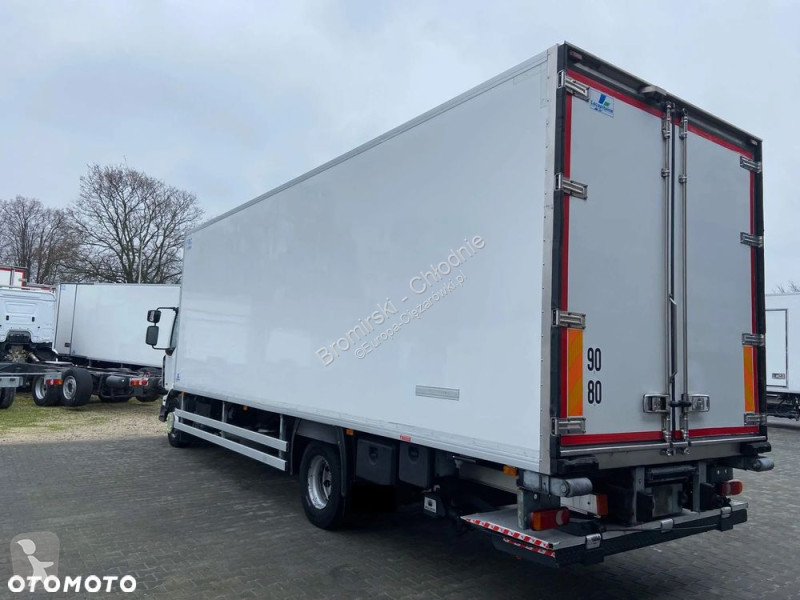 شاحنة Renault  MIDLUM 270 DXI 16 T  CARRIER...