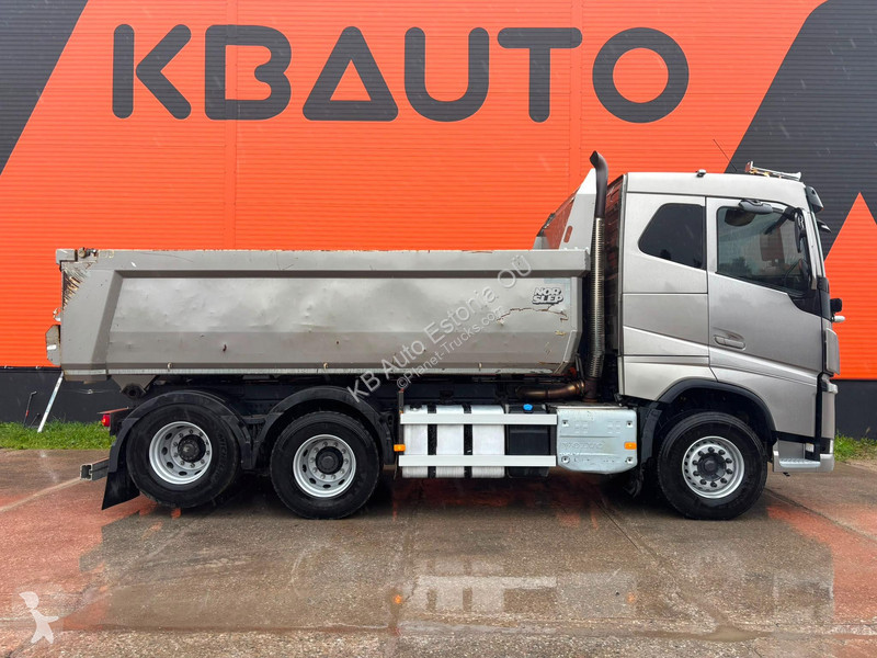 شاحنة Volvo 540 6x4 TANDEM AXLE LIFT / BOX...