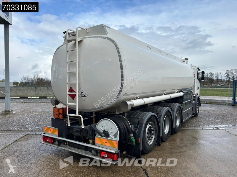 شاحنة Scania G410 8X4 AG Fuel tanker 26.257...