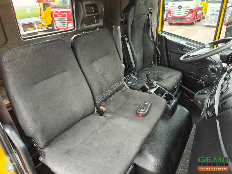 شاحنة Iveco EuroCargo 120-220L 4x2 Half Sleeper...
