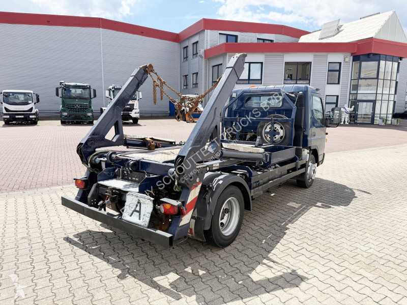 شاحنة Mitsubishi Canter Fuso 7C15 4x2 Canter...