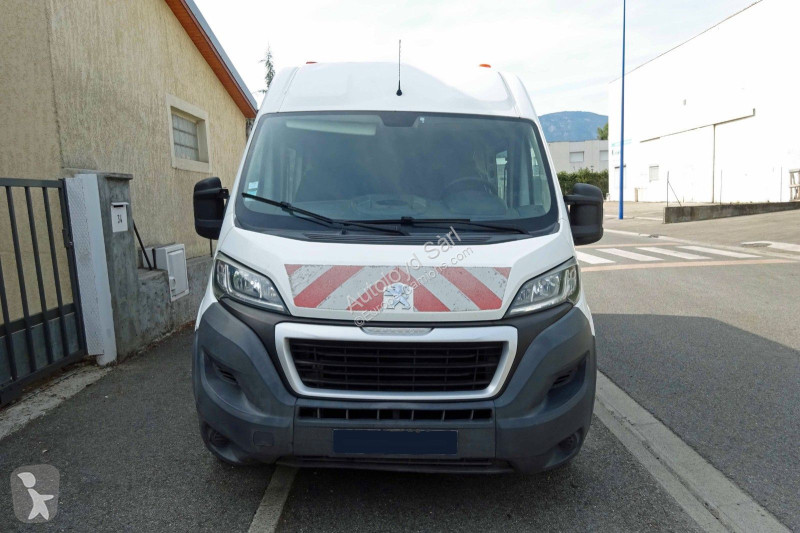 Camion Peugeot BOXER 2,2 HDI 130 7 PLACES