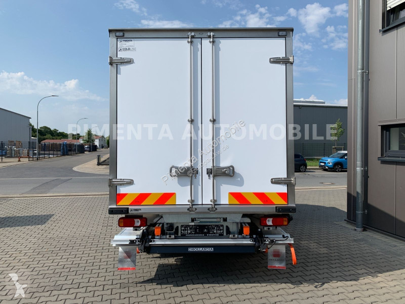 شاحنة Iveco 70C18A8P TK AUT LUFTF V500X...
