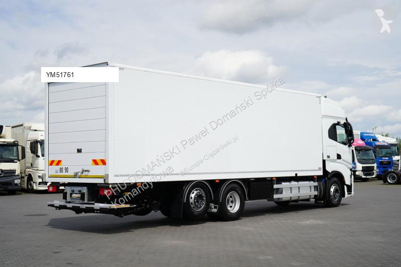 Camión Iveco / 420 / E 6 / KONTENER + WINDA /...