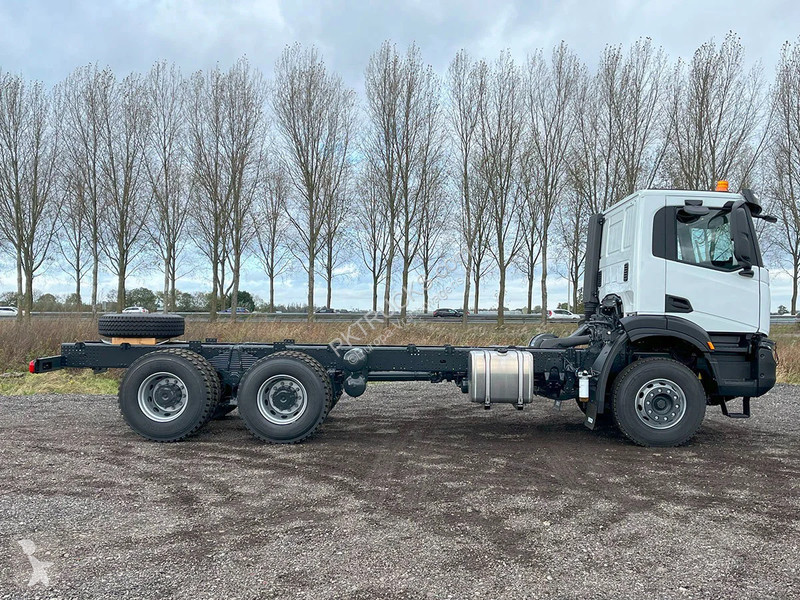 شاحنة Iveco AD380T43H-4500 AT Chassis Cabin (9...