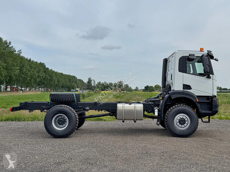 شاحنة Iveco AD190T43WH-4500 AT Chassis Cabin (8...