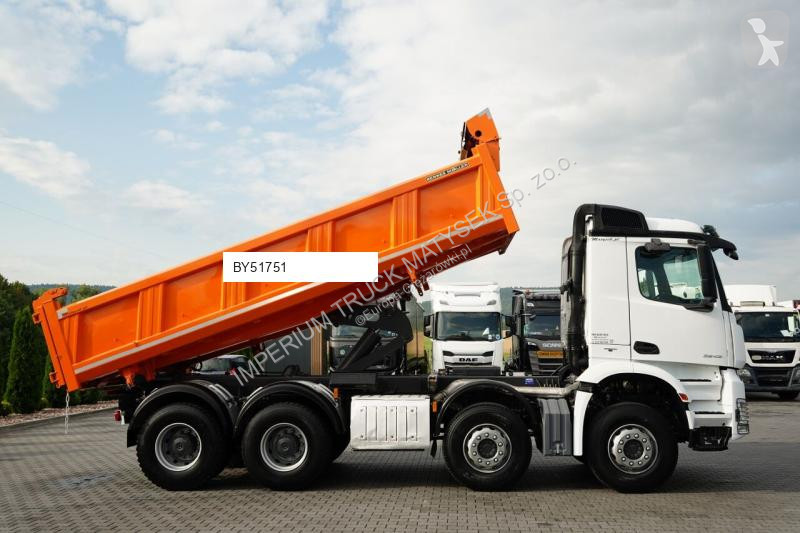 شاحنة Mercedes AROCS 3243
