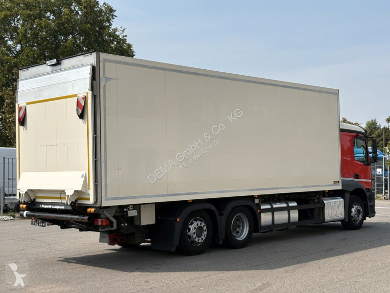 شاحنة Mercedes 2540...