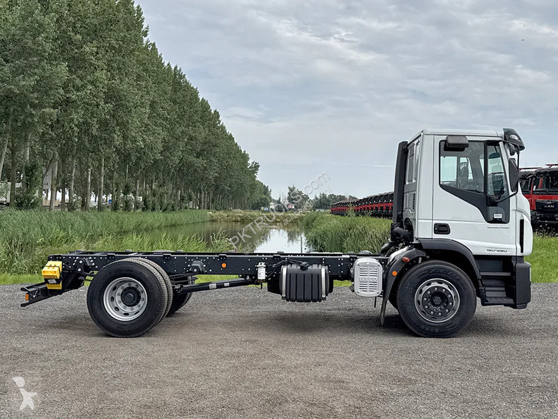 شاحنة Iveco EuroCargo 180 E28-4185 Chassis...