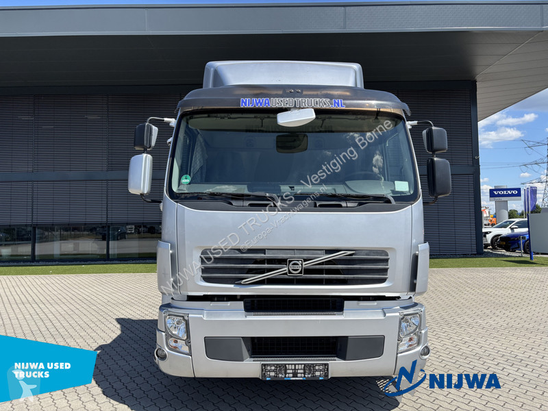 شاحنة Volvo 320 4x2 Bladvering + Trekhaak