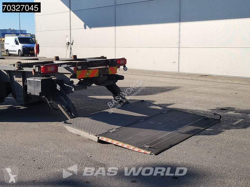 شاحنة Volvo 320  4X2 19t chassis 550cm Radstand...