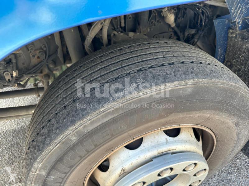 شاحنة Volvo 330.18