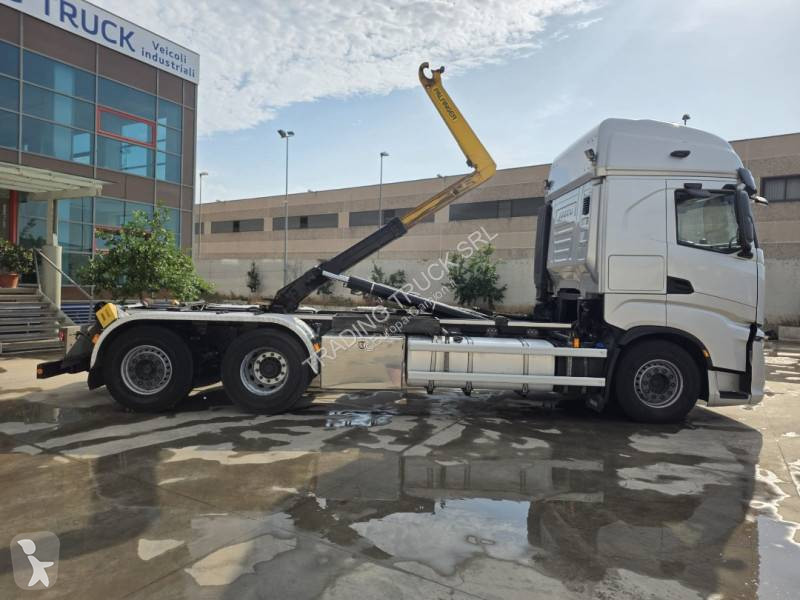 شاحنة Iveco
