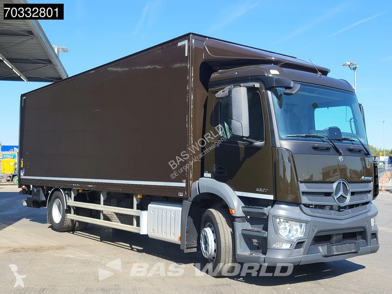 شاحنة Mercedes 1827 4X2 19tonner 3000kg...