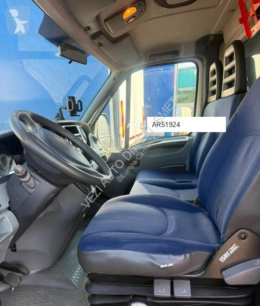 Грузовик Iveco Dailly 65 con telone e pedana...