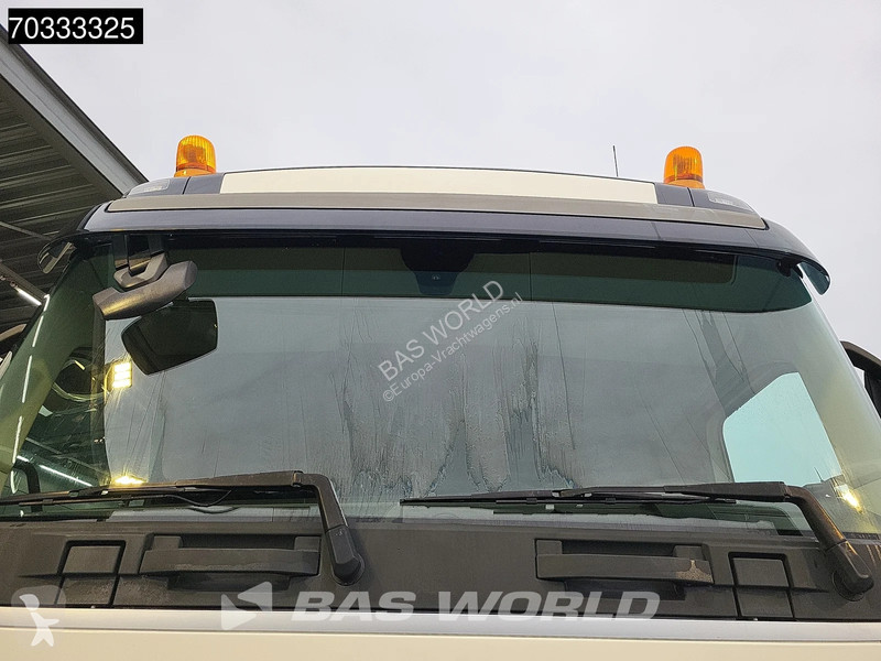 شاحنة Volvo 460  6X2 Chassis Lift-Axle Full Air...