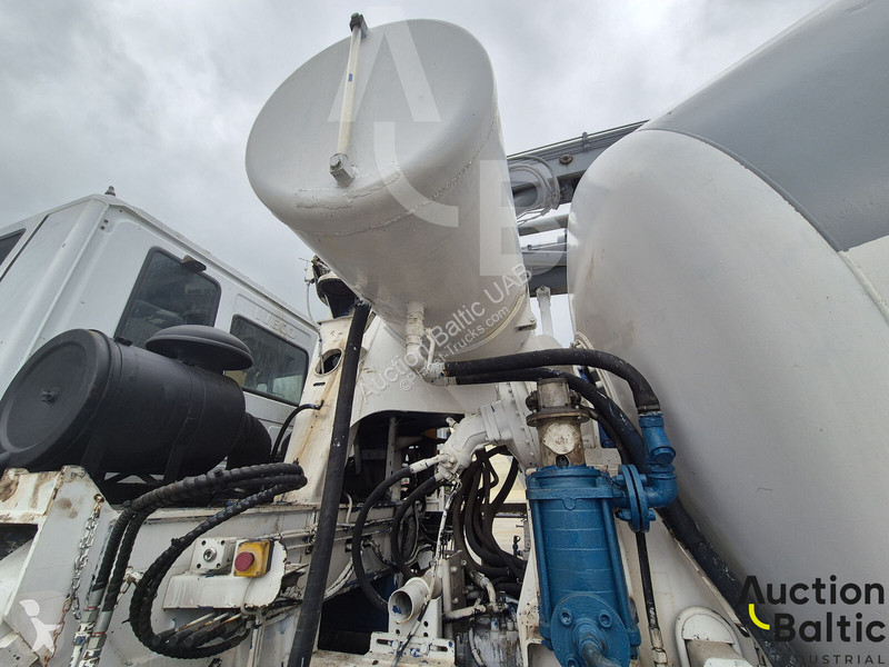 Camion Iveco 410E44H/80