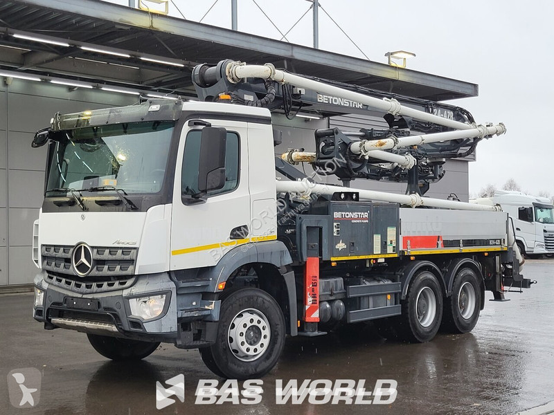 Грузовик Mercedes 2636