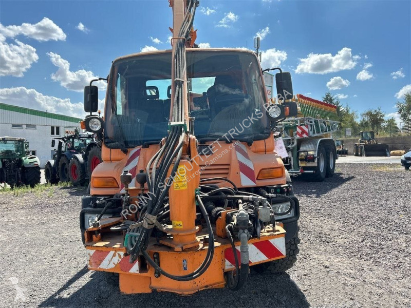Vehículo de limpieza viaria Unimog U 300 4x4 U...