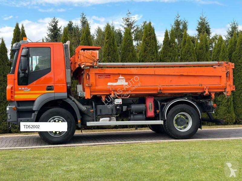 Vrachtwagen Iveco TRAKKER 330