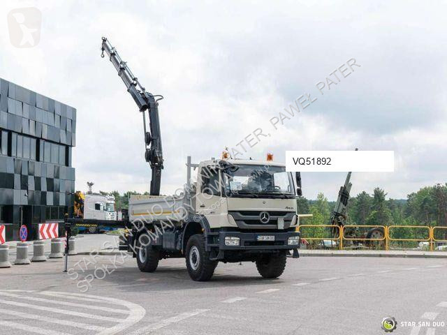 Vrachtwagen Mercedes 166
