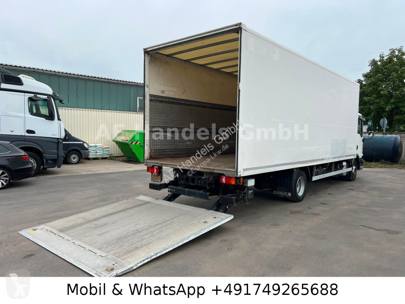 Vrachtwagen MAN 12.220 C BL...