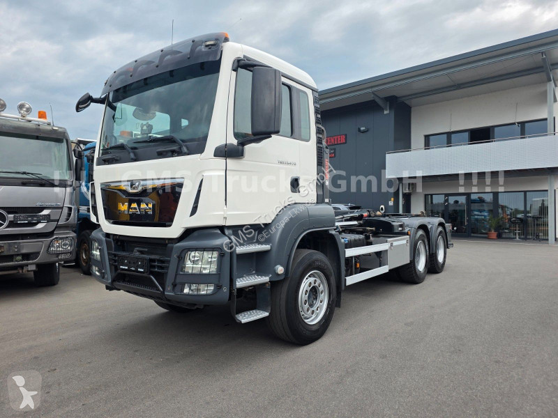 Camion MAN 33.470 / 6X4 / Hiab /33ton Chassis/...