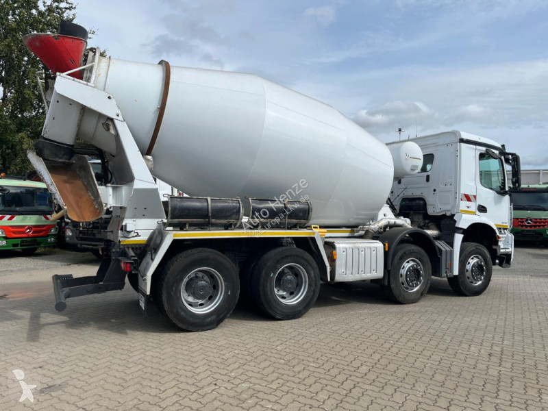 Vrachtwagen Mercedes Arocs 3240 B 8x4...