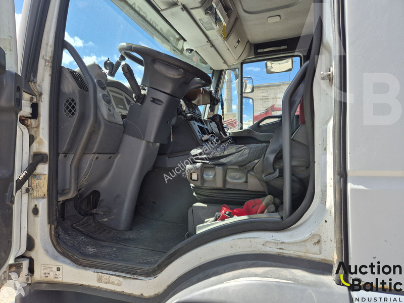 Camion Iveco AD260T35