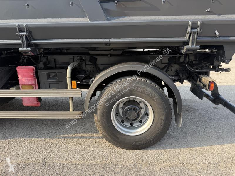 Camion Volvo 330