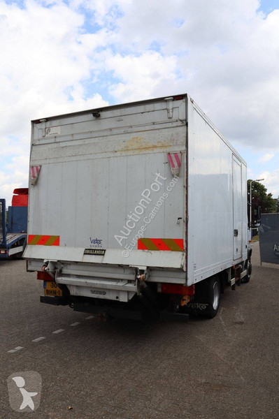 Camion Mercedes 813D