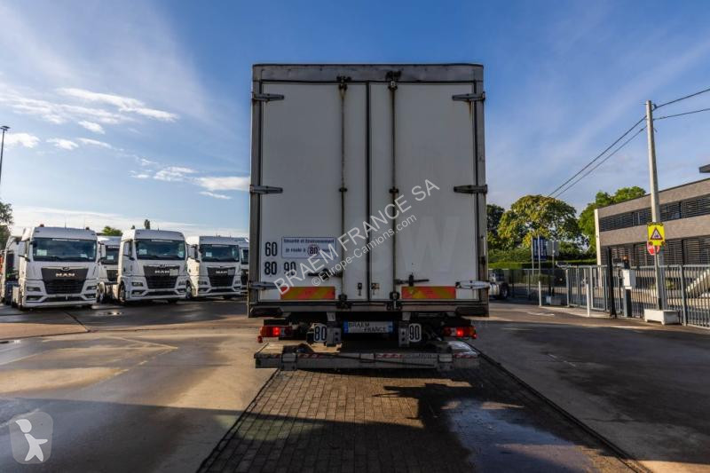Camión Renault  PREMIUM 340 DXI // HAYON...