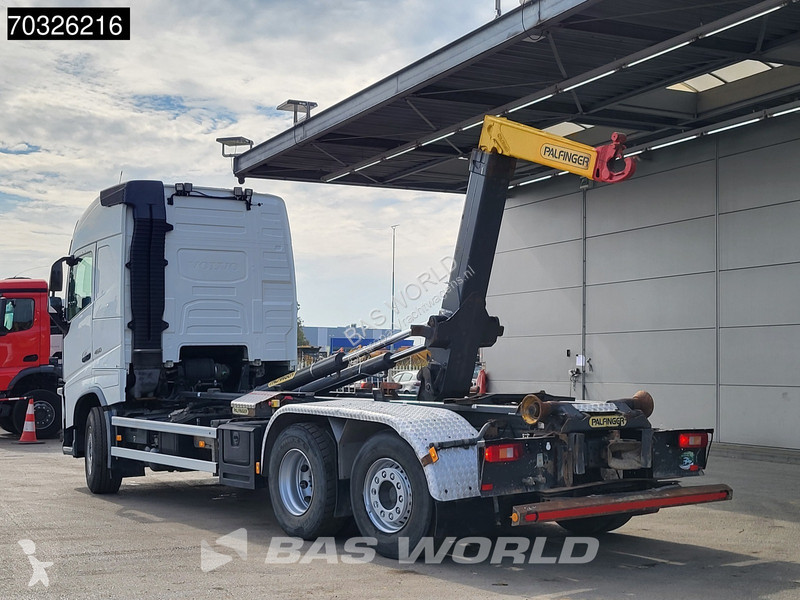 Camion Volvo 460  6X2 Palfinger T20...