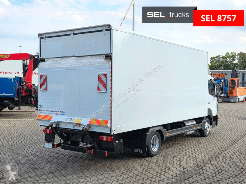 Vrachtwagen Mercedes 818 | 3 Sitzen | Ladebordwand