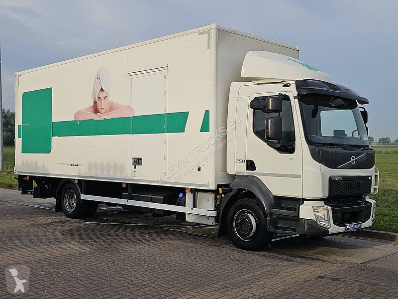 Vrachtwagen Volvo 25012