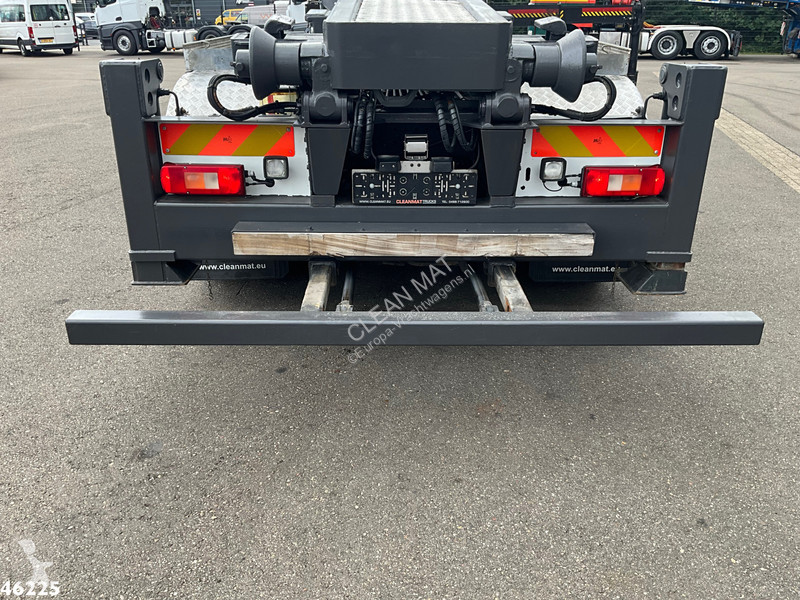 Camión Volvo 8x4 Hiab 28 Tonmeter laadkraan met...