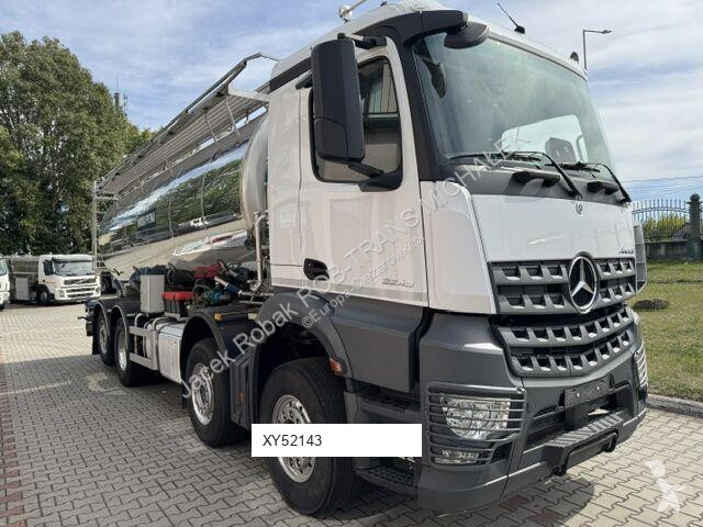 Camión Mercedes NOUZ 23