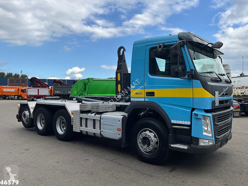 Camión Volvo 420 8x4 Euro 6 26 Ton haakarmsysteem