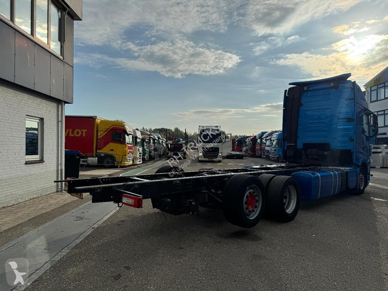 Camión Volvo 460 6X2 EURO 6 CHASSIS CABINE